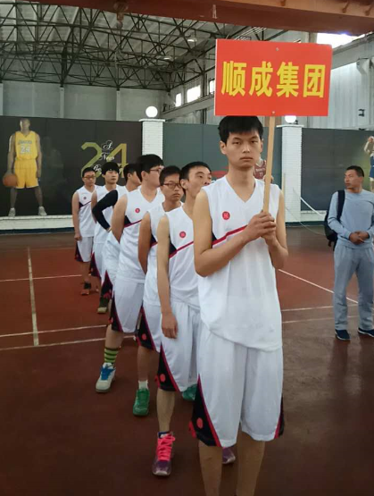 人生就是搏·(中國區(qū))官方網(wǎng)站集團參加中嘉業(yè)集團第三屆籃球邀請賽剪影