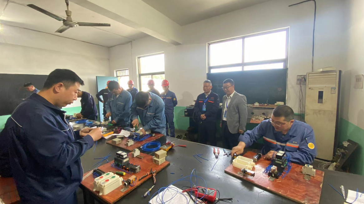 安陽(yáng)市殷都區(qū)總工會(huì)舉辦安陽(yáng)市新型化工產(chǎn)業(yè)集群技能競(jìng)賽暨第十屆“同興杯”職工技能大賽